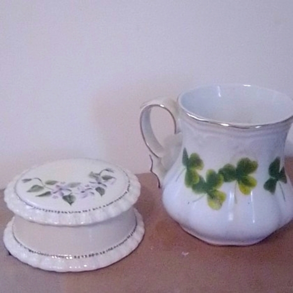 Porcelain cup and trinket box - Picture 3 of 14
